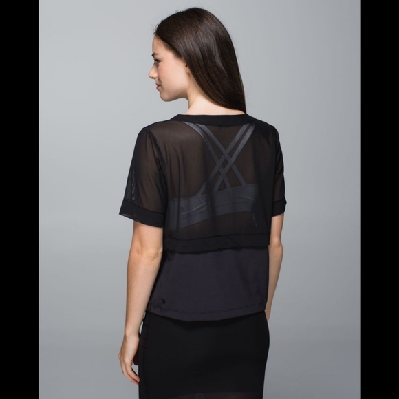 Lululemon meesh tee - Picture 2 of 4